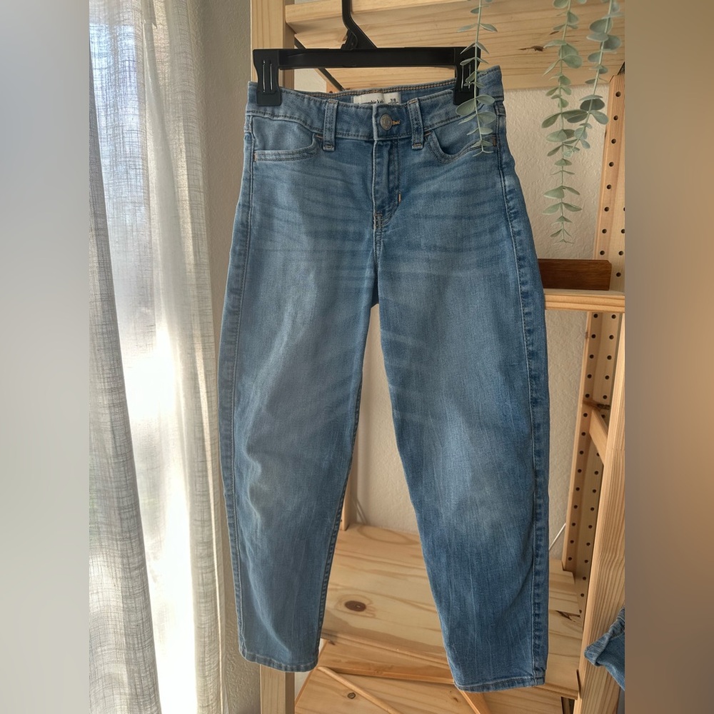 Abercrombie Kids Mini Mom Jeans